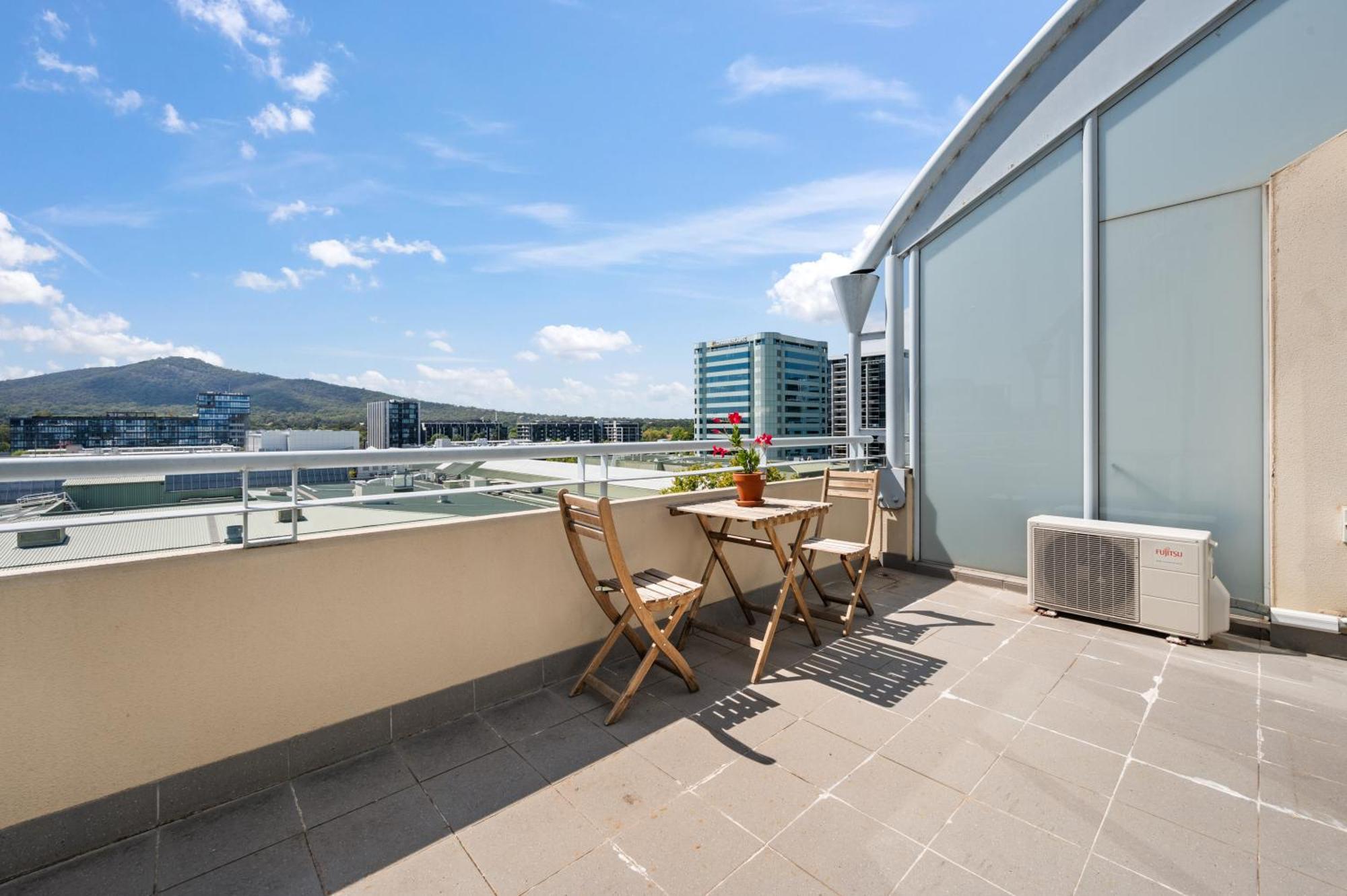 Dana-Private Room In A Shared Duplex Apartment -1 Canberra Luaran gambar